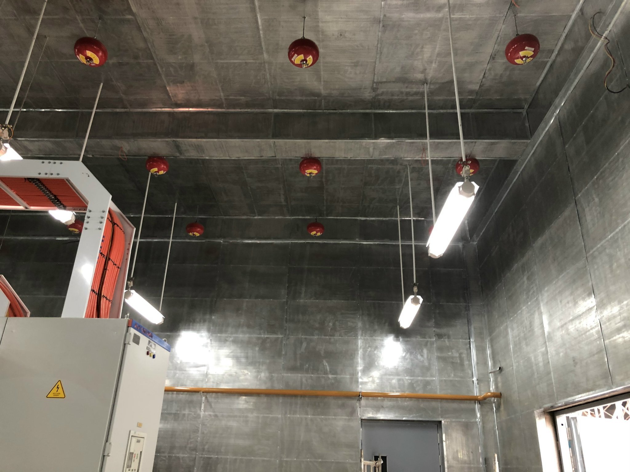hình cách âm phòng máy phát điện