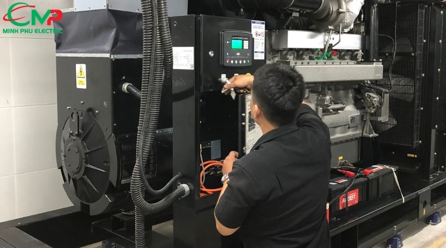 TOP BẢNG ĐIỀU KHIỂN MÁY PHÁT ĐIỆN PHỔ BIẾN 1 Bảng điều khiển máy phát điện là gì?
